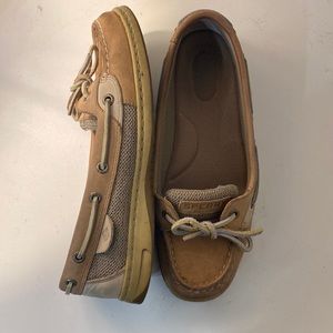 Comfy nude sperries!